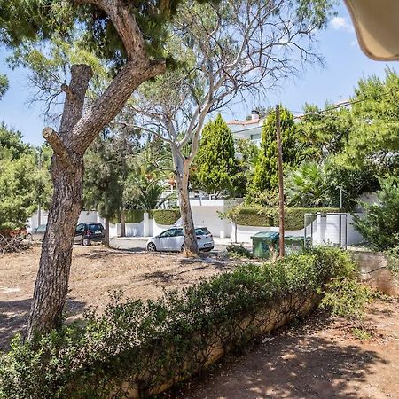 Elegant Apartment W Great Balcony In Vouliagmeni เอเธนส์ ภายนอก รูปภาพ